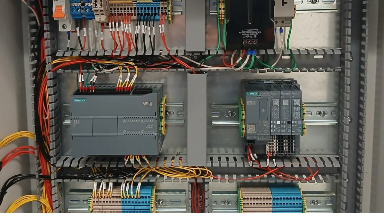 Siemens PLCs – SIMATIC S7-1200, S7-1500, S7-300, S7-400, LOGO! Logic Module for scalable industrial automation solutions
