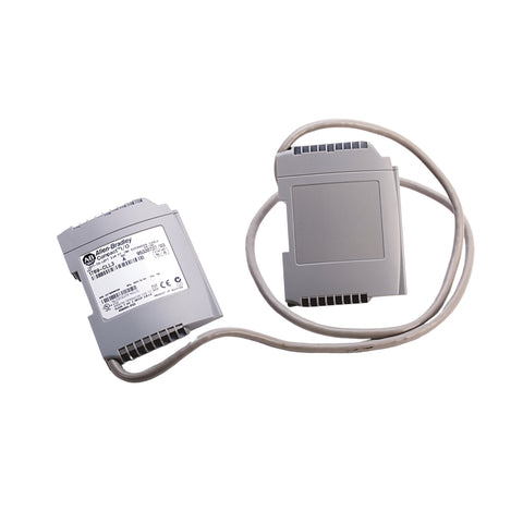 Allen-Bradley 1769-CLL3 expansion cable, 1 m left-to-left with termination caps, for CompactLogix and 1769 I/O systems.