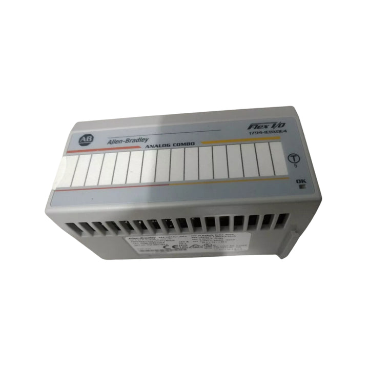 Módulo Allen-Bradley 1794-IE8XOE4 Flex I/O analógico 8 entradas e 4 saídas, usado em sistemas de automação industrial.