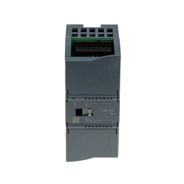 Siemens 6ES7222-1HF32-0XB0 digital output module with 16 relay outputs for industrial automation and process control.