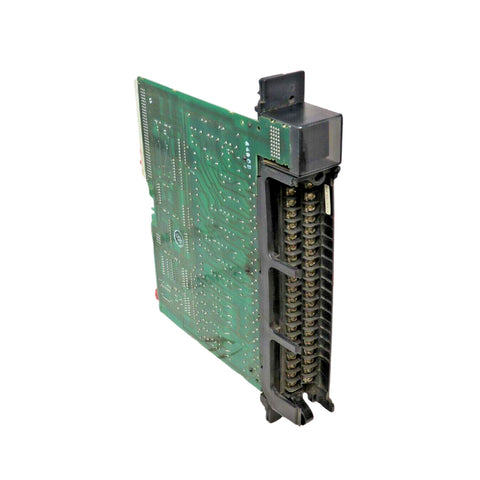 GE IC697MDL340 24VDC input module, 32-point with positive logic and group isolation, for Series 90-70 PLC systems.