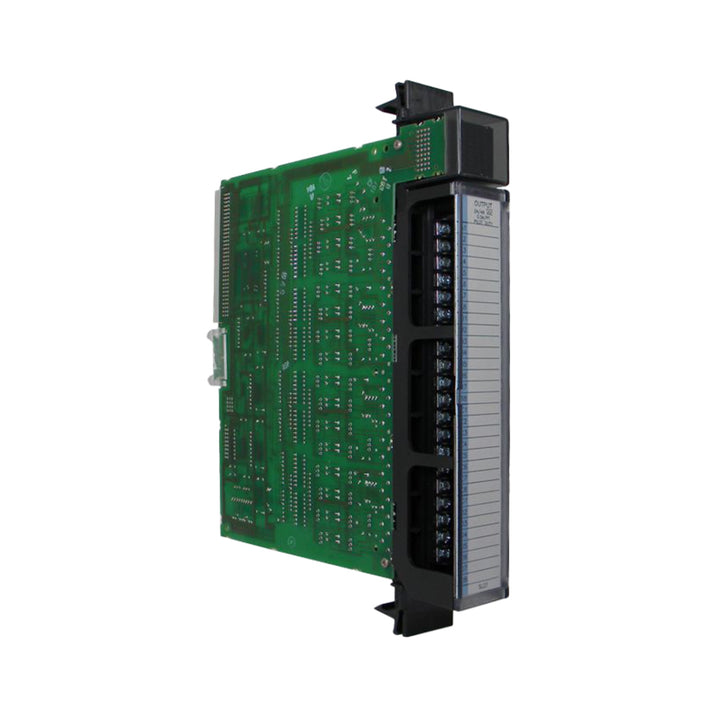GE IC697MDL750 32-point DC output module for 5/12/24VDC sourcing applications in Series 90-70 PLC systems.