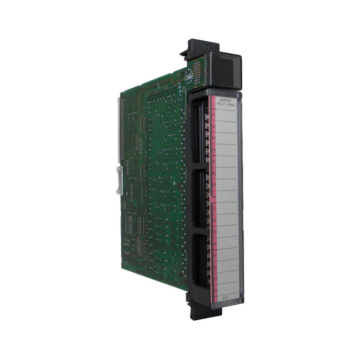 GE IC697MDL940 120VAC output module with 32 points, group-isolated channels, for Series 90-70 PLC industrial automation.