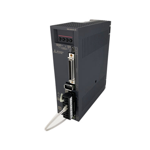 Mitsubishi MR-JE-40A servo amplifier, 400W, 200–240V AC input, built-in dynamic brake and regenerative resistor, RS-422/RS-485 communication.