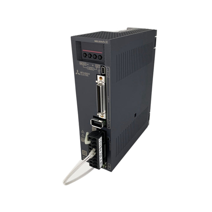 Mitsubishi MR-JE-40A servo amplifier, 400W, 200–240V AC input, built-in dynamic brake and regenerative resistor, RS-422/RS-485 communication.