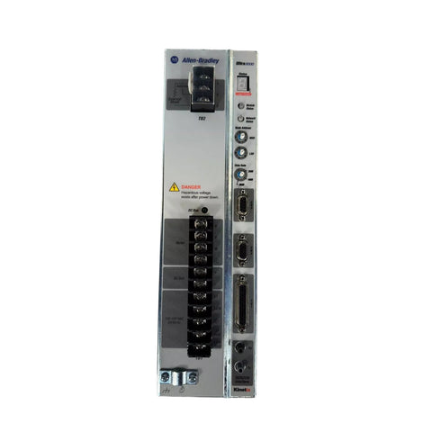 2098-DSD-030, servo drive digital Allen-Bradley para controle de movimento industrial com alta precisão e desempenho.