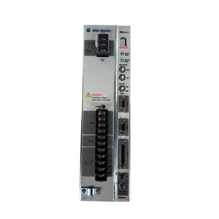 2098-DSD-030, servo drive digital Allen-Bradley para controle de movimento industrial com alta precisão e desempenho.