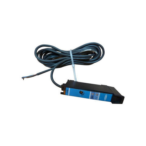 Banner D11SN6FP diffuse-mode photoelectric sensor with PNP output for reliable short-range object detection.