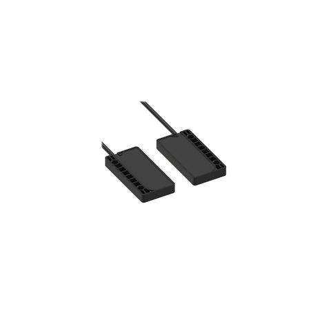 Banner PIRS1X166UMPMAL PIR motion sensor with 12–24 V DC and IP65 housing for industrial presence detection.