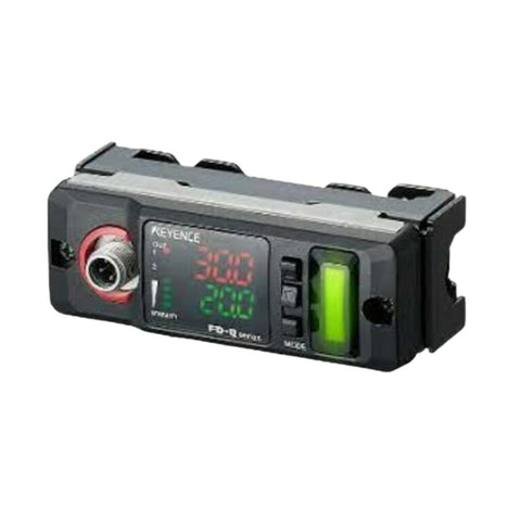 Keyence FD-Q20C clamp-on flow sensor for 20–25 mm metal pipes. Non-contact, easy-to-install solution for industrial liquid flow monitoring.