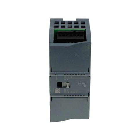 Siemens 6ES7222-1HF32-0XB0 digital output module with 16 relay outputs for industrial automation and process control.